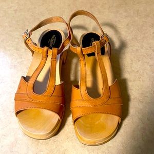 Hasbeens, excellent condition🔥🔥sale